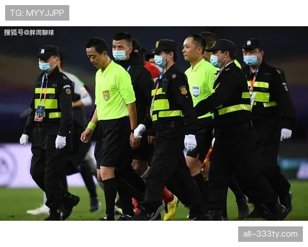 官员被罚离场，足球规则中有哪些特殊判罚逻辑？