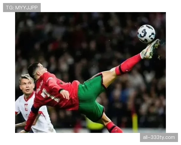 故意肘击为何直接红牌？规则如何界定“故意”与“暴力行为”