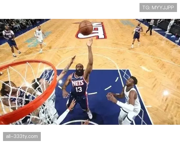 恩比德内线强攻拉开空间，篮网防守无法有效限制