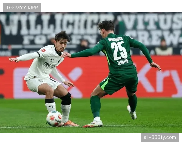 拜仁防守体系漏洞问题显现，近期表现波动对争冠形势产生影响