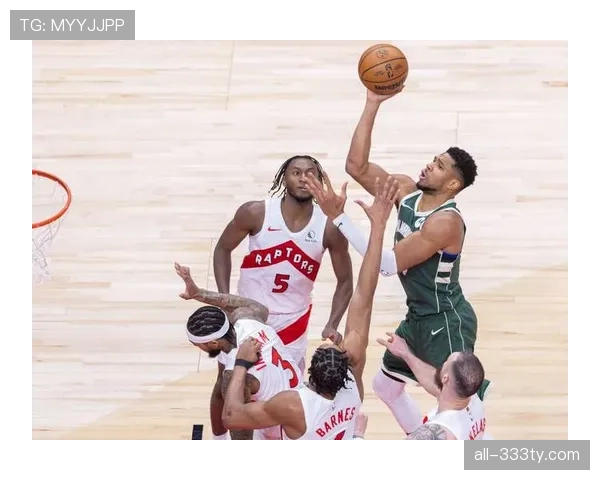 阿德托昆博NBA本季挡拆拉开，较上季内线效率提升